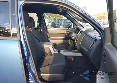 2009 Ford Escape Xlt from USA, damaged, VIN 1FMCU03789KC81133